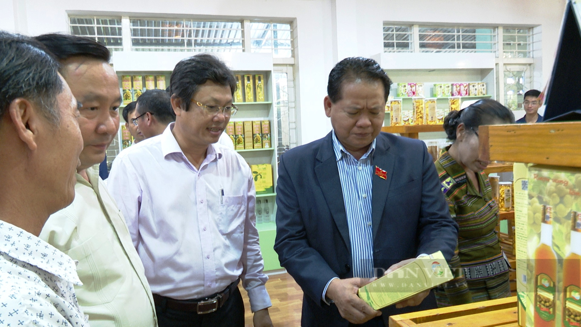 Quảng Nam: Đoàn công tác tỉnh Sê Kông thăm mô hình triệu phú của nông dân xứ Tiên - Ảnh 3.