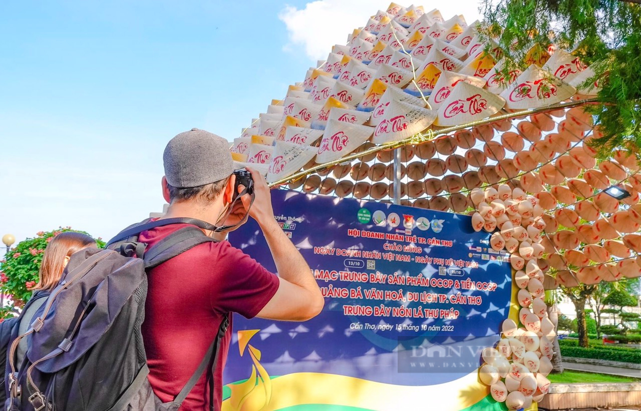 Chiếc nón lá khổng lồ ở Cần Thơ được xác lập kỷ lục Việt Nam  - Ảnh 6.