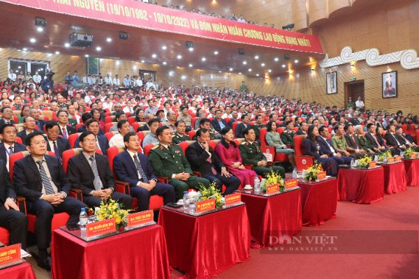 TP. Thái Nguyên đón Huân chương Lao động Hạng Nhất nhân kỷ niệm 60 năm thành lập  - Ảnh 1.