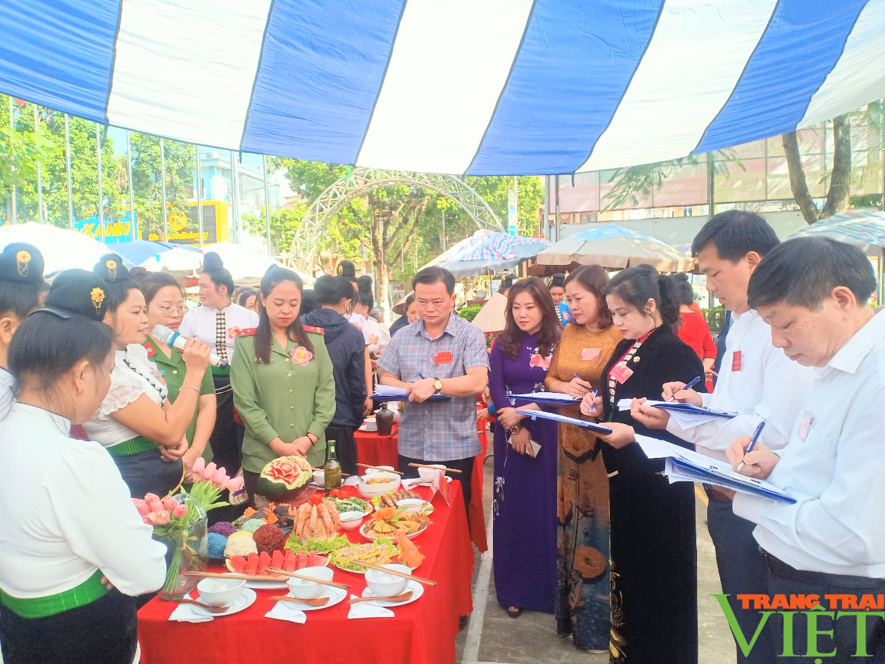 &quot;Bữa cơm gia đình ấm áp yêu thương&quot; ở huyện vùng cao Sơn La - Ảnh 3.