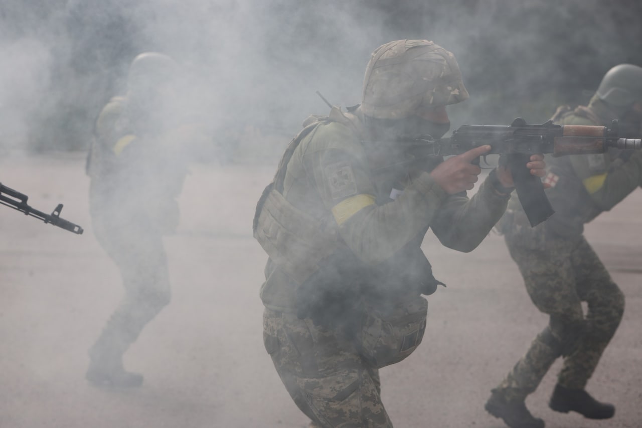 Ukraine tập trận 'Bão tố phương Bắc' để bảo vệ vùng biên giới với Belarus - Ảnh 2.