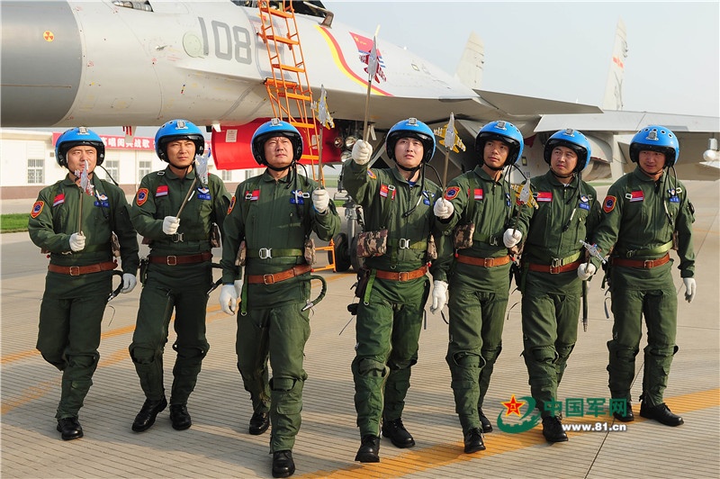 Trung Quốc có tàu sân bay nhưng thiếu phi công - Ảnh 2.