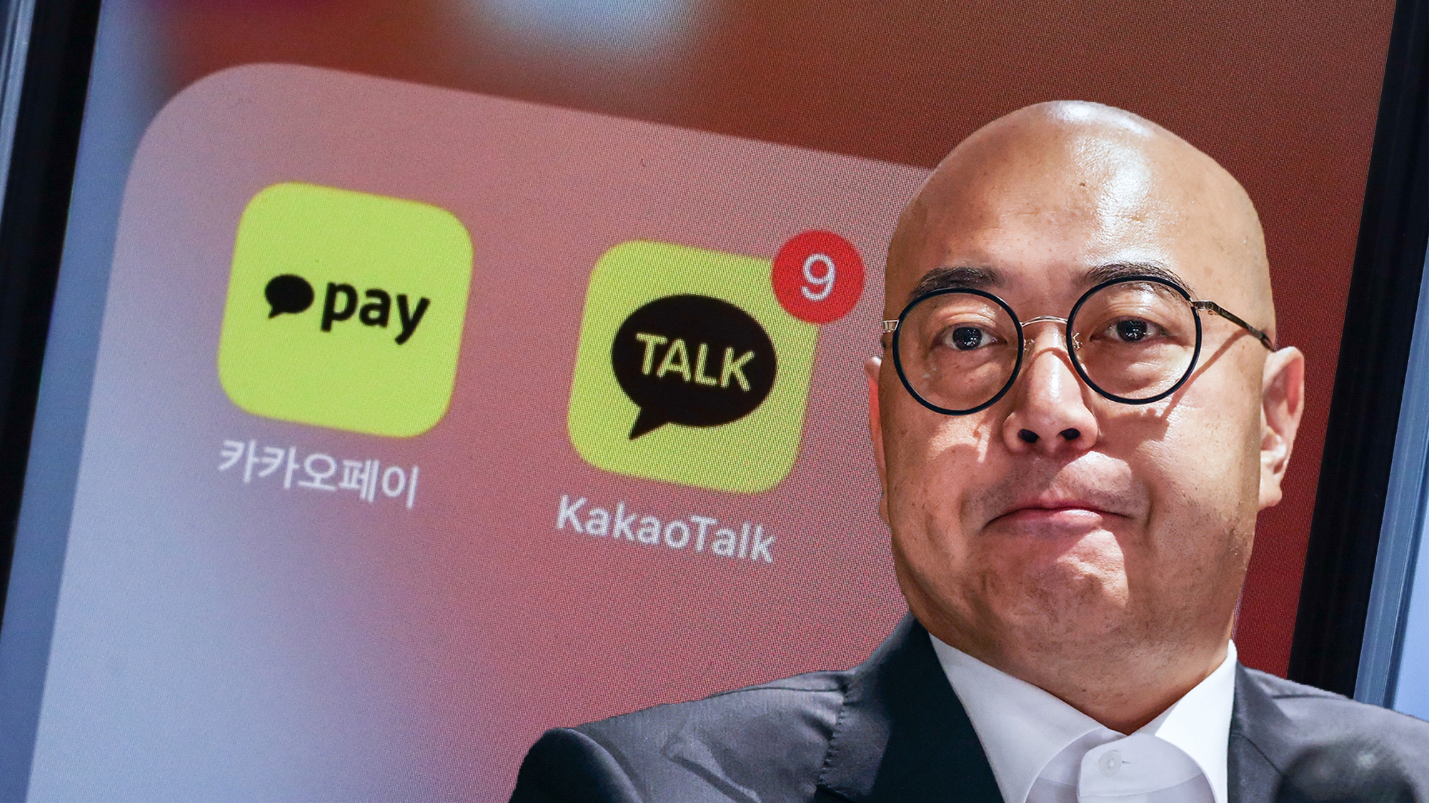 Đồng Giám đốc điều hành của Kakao Corp, Whon Namkoong, đã từ chức sau khi sự cố ngừng hoạt động trên diện rộng gây ra hỗn loạn tại một quốc gia phụ thuộc nhiều vào dịch vụ truyền thông xã hội và nhắn tin phổ biến nhất Hàn Quốc. Ảnh: @AFP.