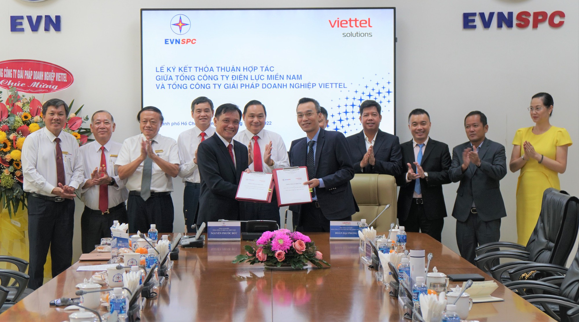 Viettel và EVN SPC bắt tay hợp tác thúc đẩy quá trình chuyển đổi số cho ngành Điện tại miền Nam - Ảnh 1.
