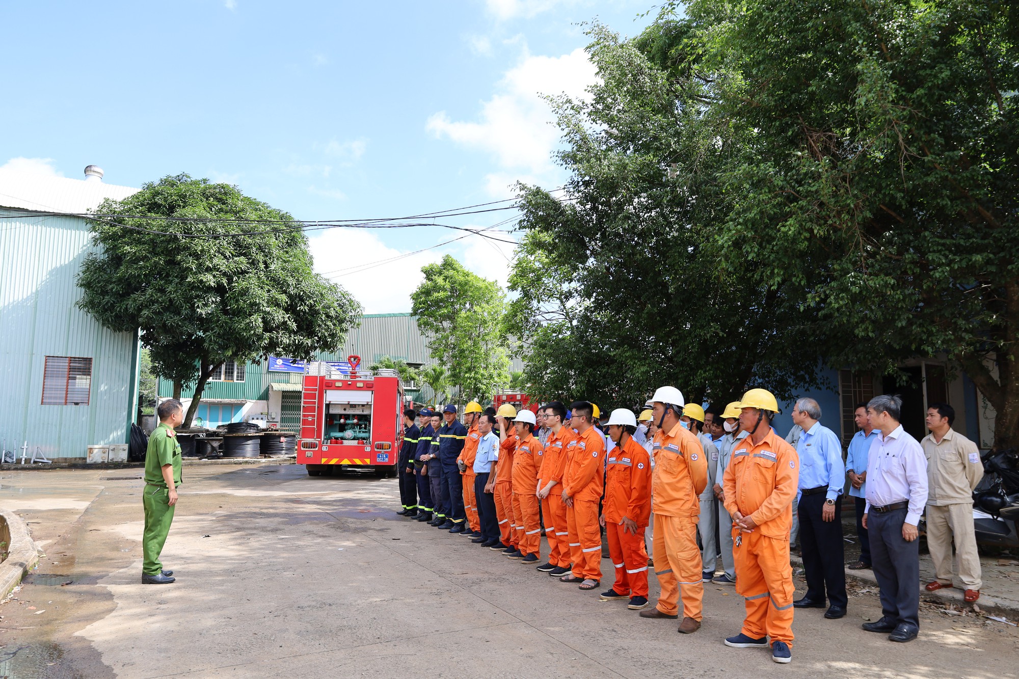 PC Đắk Lắk: Diễn tập phương án chữa cháy, cứu nạn cứu hộ - Ảnh 4.