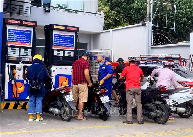 TP Hồ Chí Minh: Việc thiếu xăng chỉ xảy ra ở một số cửa hàng tư nhân - Ảnh 1.