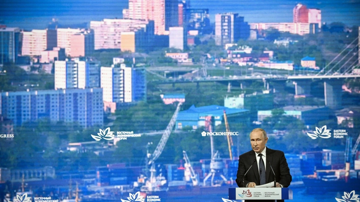 Nga phải đối mặt với sự sụt giảm mạnh và kéo dài trong thu nhập thực tế, khi các lệnh trừng phạt quốc tế đối với cuộc xâm lược Ukraine của Tổng thống Vladimir Putin để lại những vết sẹo sâu cho nền kinh tế của nước này. Ảnh: @AFP.