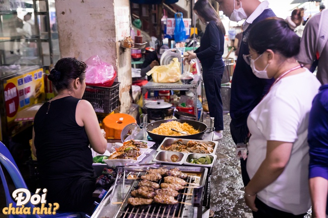 Lâu lâu ghé lại hẻm 76 Hai Bà Trưng, địa điểm ăn uống siêu rẻ nổi tiếng giữa lòng quận 1 - Ảnh 3.