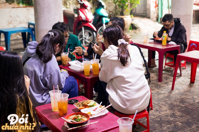 Lâu lâu ghé lại hẻm 76 Hai Bà Trưng, địa điểm ăn uống siêu rẻ nổi tiếng giữa lòng quận 1 - Ảnh 10.