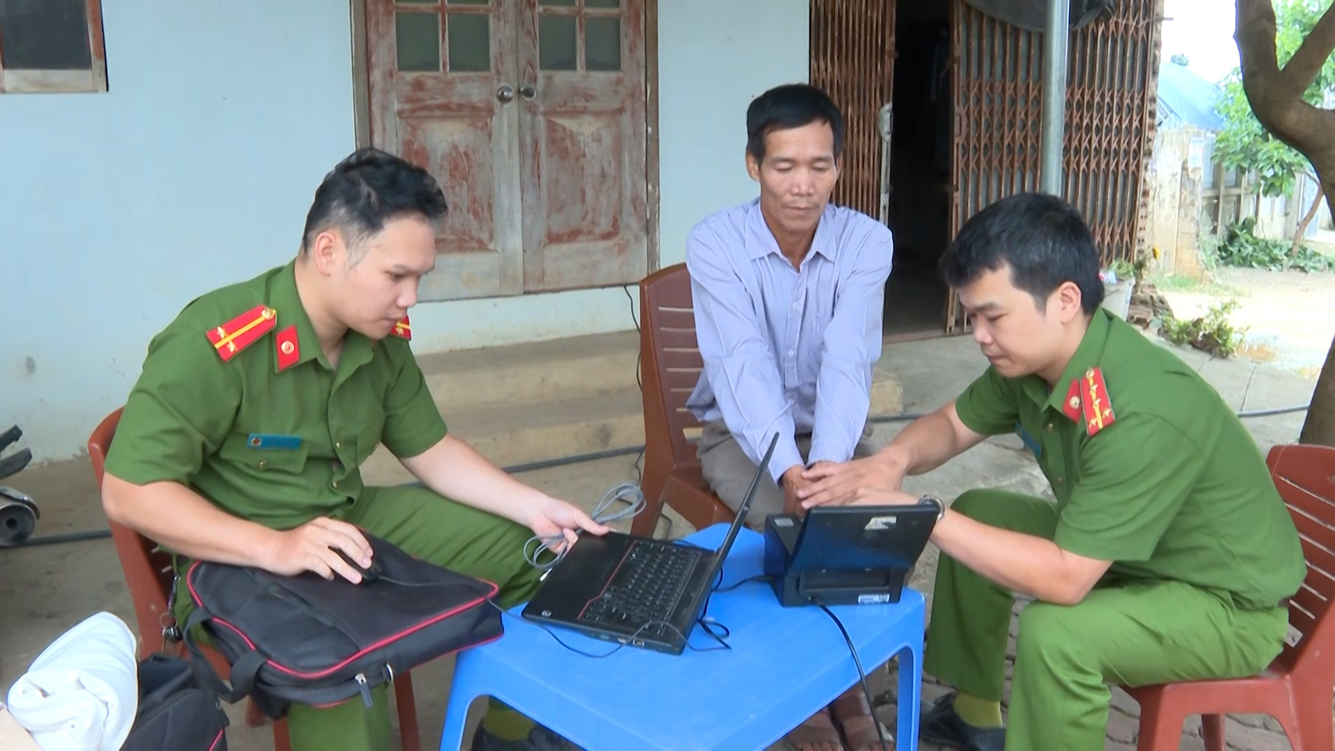 Sơn La: Ngày, đêm hoàn thành chỉ tiêu Luật Cư trú - Ảnh 10.