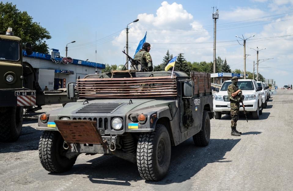 Hình ảnh Ukraine nhận loạt thiết giáp Humvee Mỹ - Ảnh 5.
