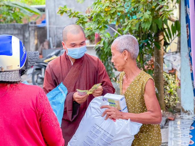  Đại đức Thích Thiện Duy sôgns an lạc với những công việc thiện nguyện - Ảnh 2.