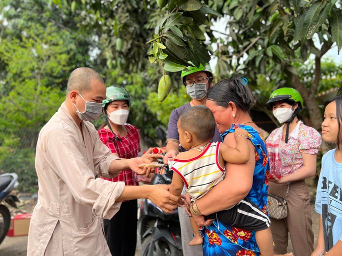  Đại đức Thích Thiện Duy sôgns an lạc với những công việc thiện nguyện - Ảnh 4.