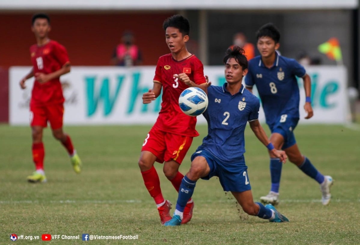 Chuyên gia: &quot;Cả hệ thống bóng đá Thái Lan có vấn đề, không so được với Việt Nam&quot; - Ảnh 1.