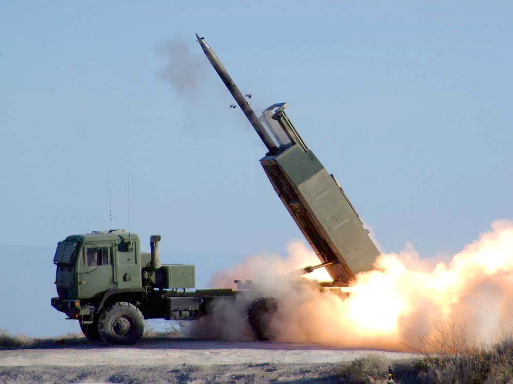 Mỹ thẳng thừng gây sốc khi Ukraine yêu cầu thêm tên lửa HIMARS - Ảnh 1.