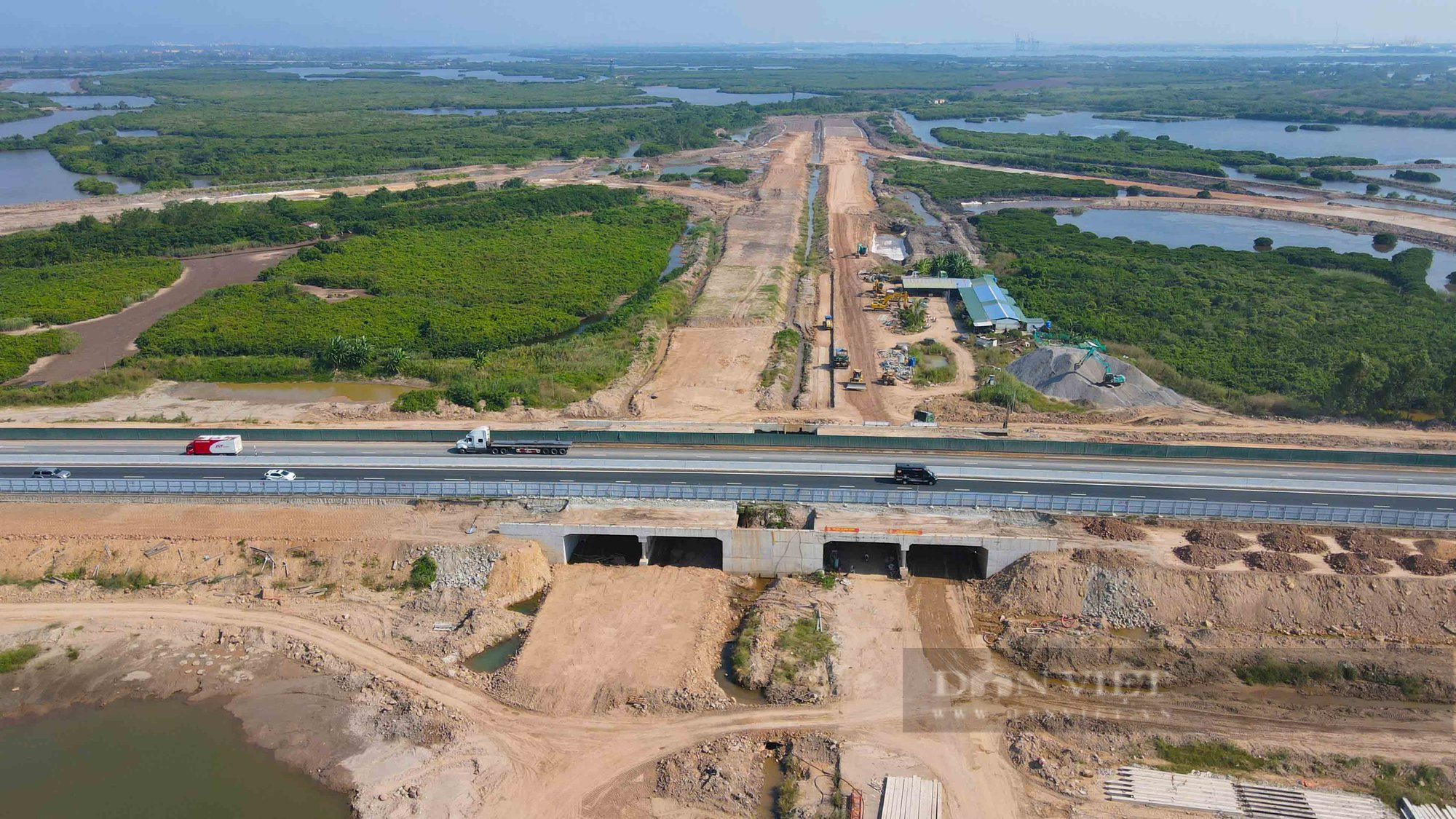 Chiêm ngưỡng hai nút giao thông nghìn tỷ nằm trên cao tốc Hạ Long - Hải Phòng đang được xây dựng - Ảnh 10.