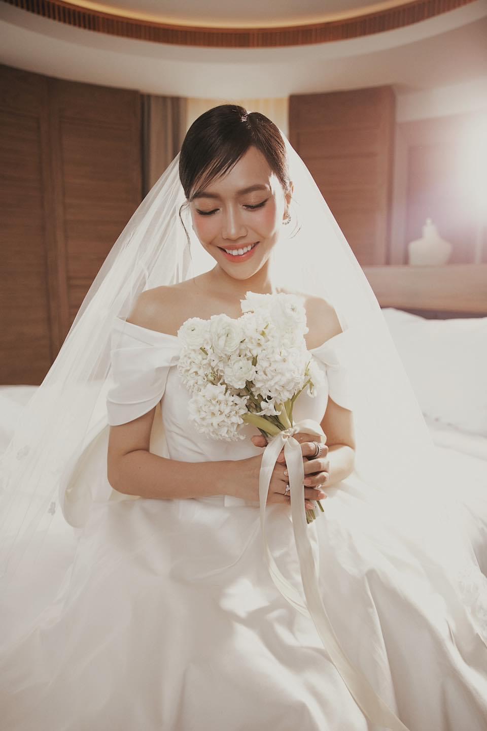 Cho thuê váy cưới cô dâu giá rẻ uy tín chất lượng tại tphcm
