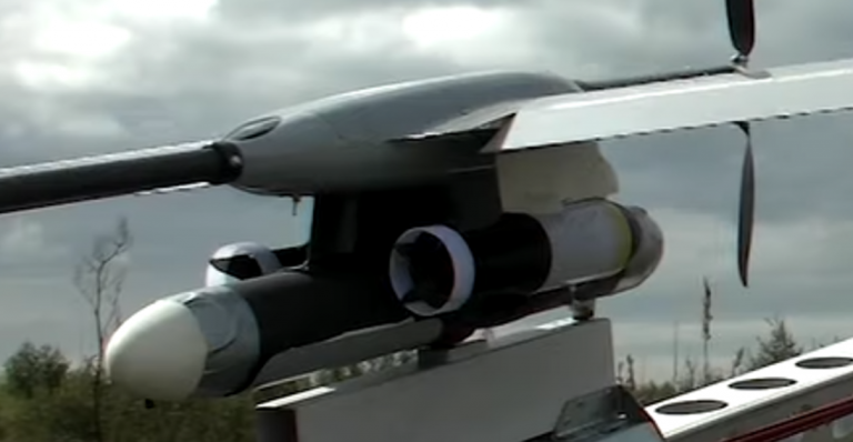 UAV Lastochka-M Nga bắt đầu săn tìm các tổ hợp HIMARS của Ukraine - Ảnh 12.