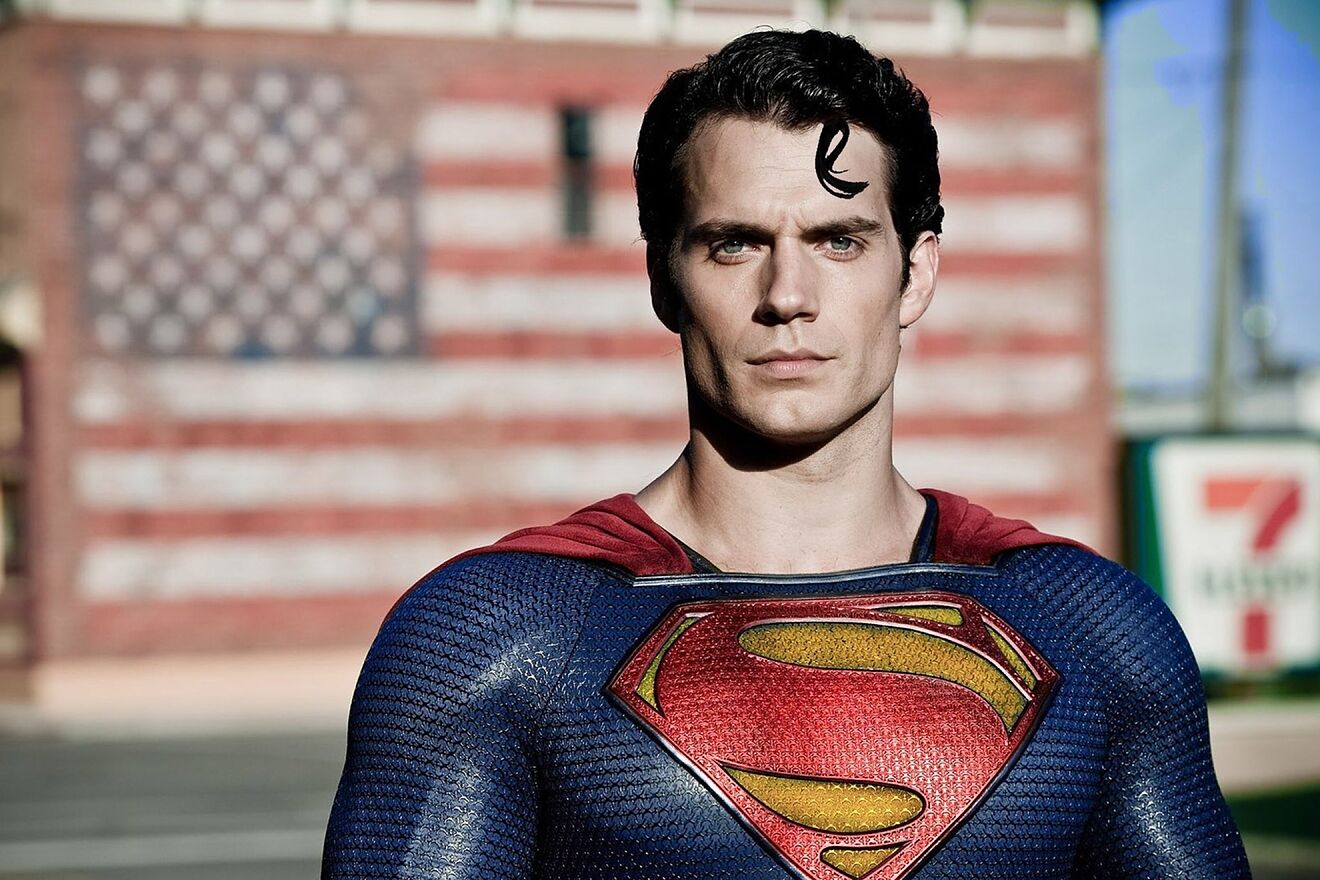 Henry Cavill chính thức quay lại DCEU trong vai Superman - Ảnh 1.