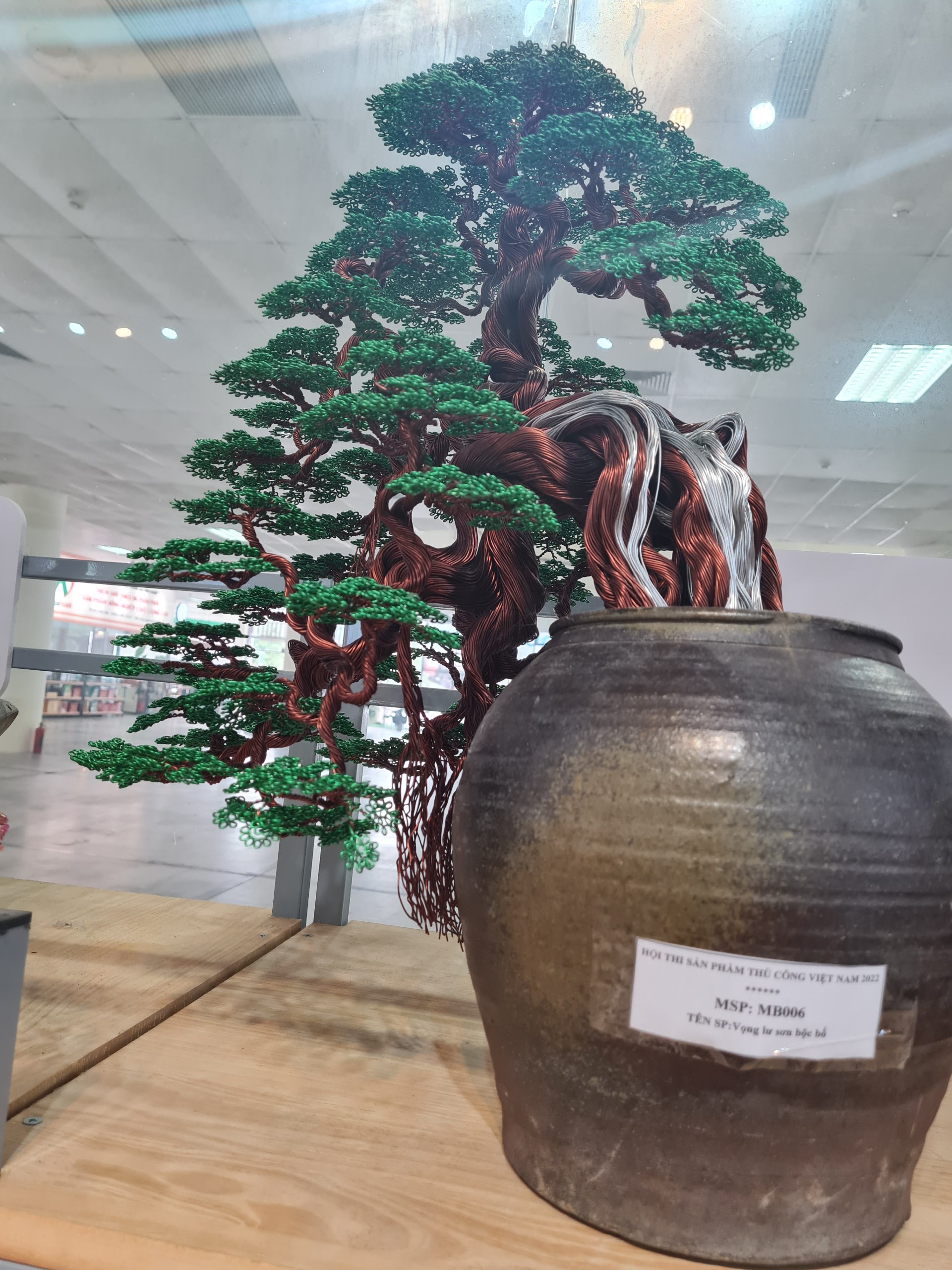 Xuất hiện những cây bonsai làm dây đồng tại Hội chợ làng nghề và sản phẩm OCOP Việt Nam - Ảnh 3.