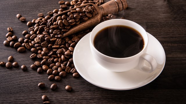 Giá cà phê &quot;lao dốc&quot; tại nhiều vùng trồng trọng điểm, mất mốc 43.000 đồng/kg - Ảnh 3.