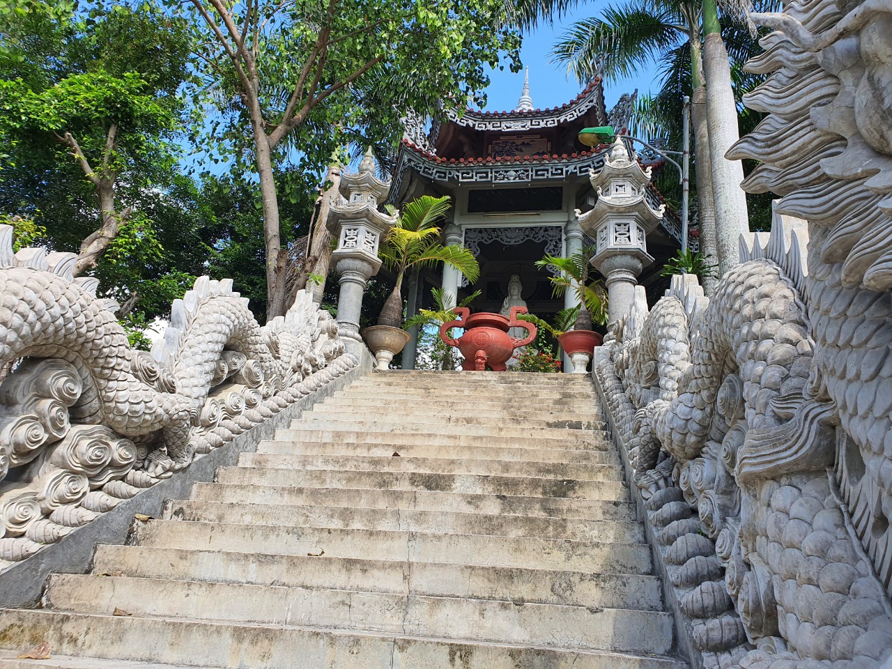 Khánh Hòa: Ngôi chùa có tượng Phật A Di Đà ngoài trời lớn nhất Việt Nam - Ảnh 3.