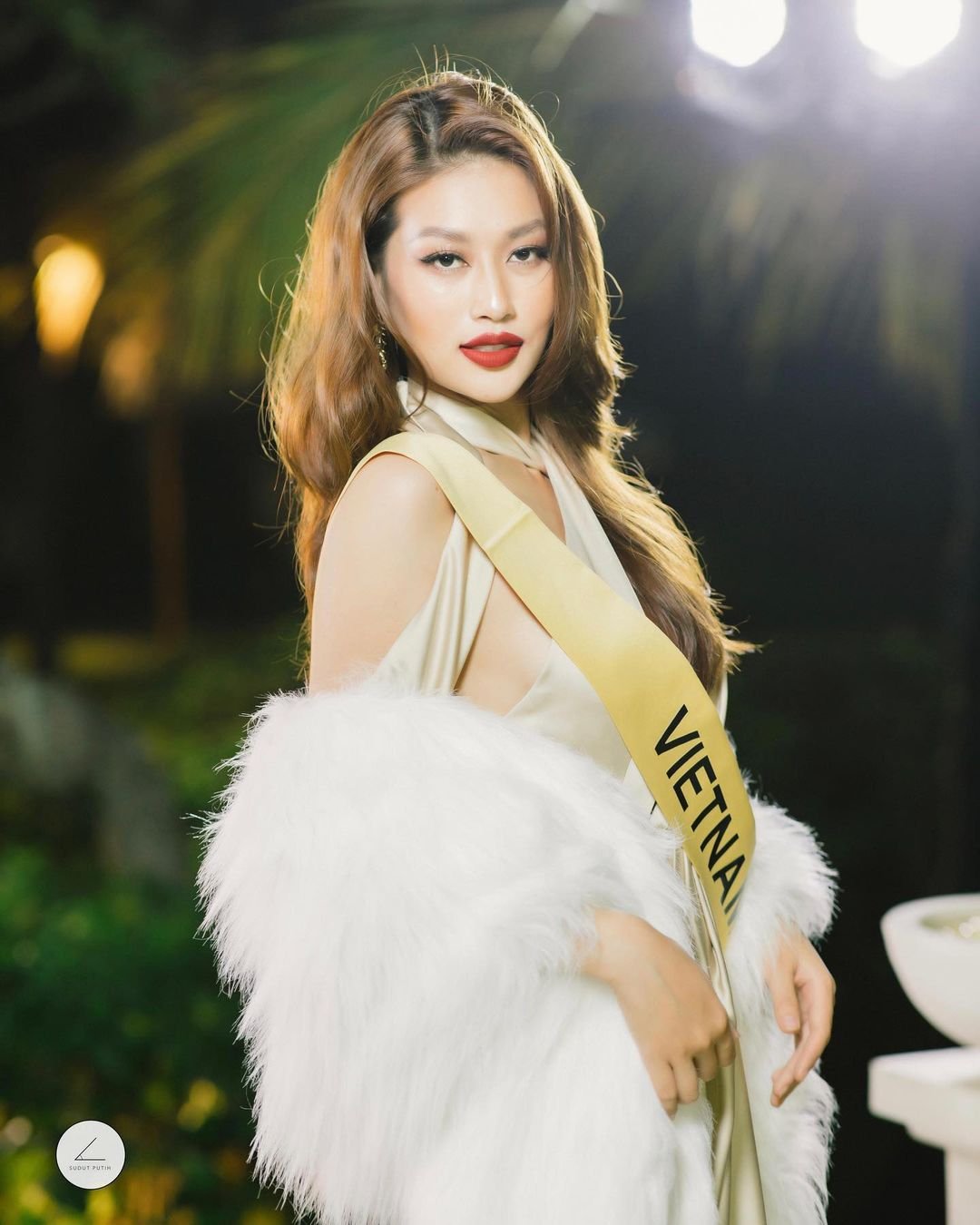 Đoàn Thiên Ân: Từ &quot;Hoa hậu nghèo khó&quot;, mồ côi mẹ đến Top 10 Miss Grand International 2022  - Ảnh 4.