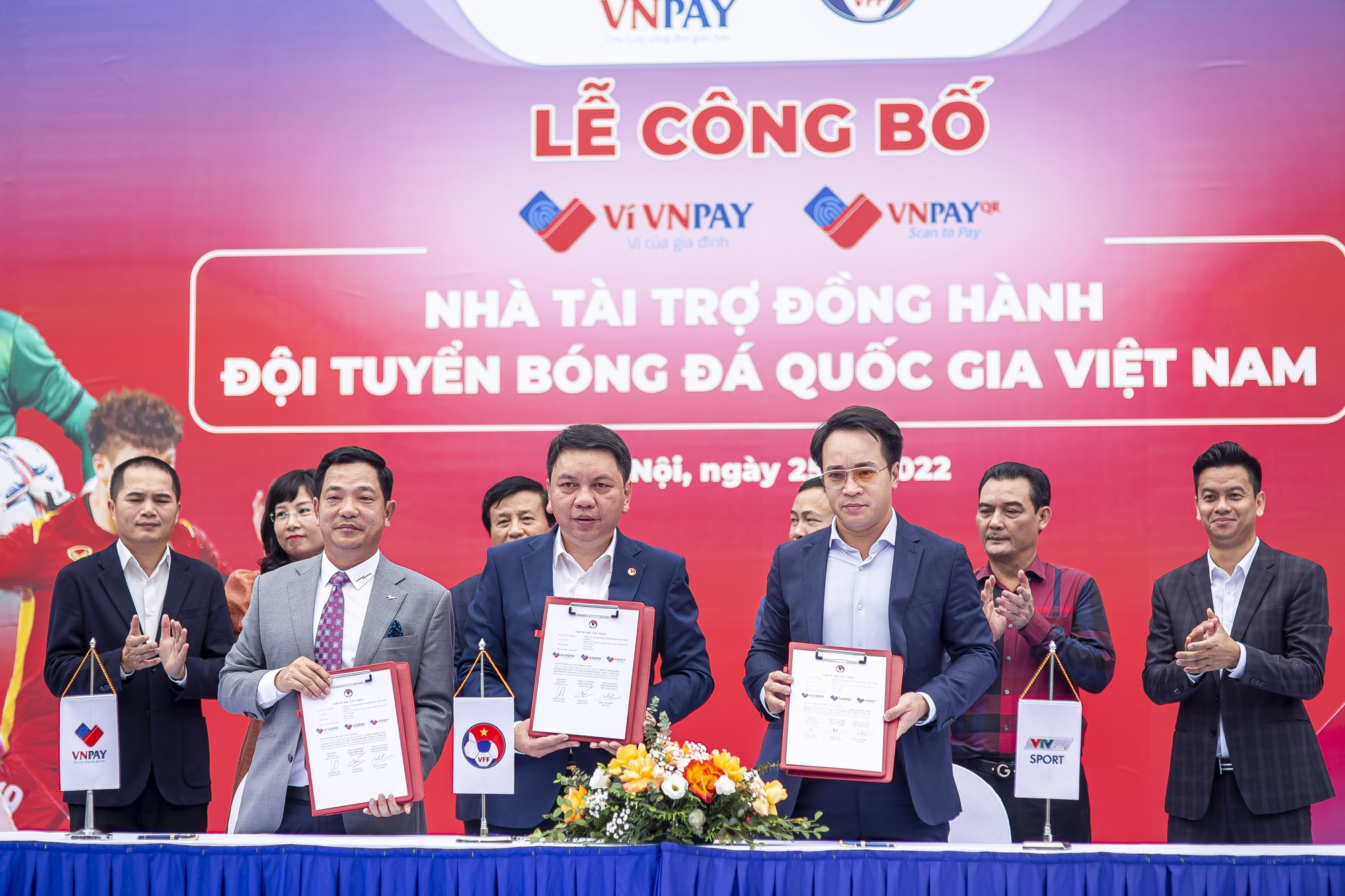 VNPay trở thành thường hiệu đồng hành cùng các ĐT bóng đá Việt Nam - Ảnh 1.