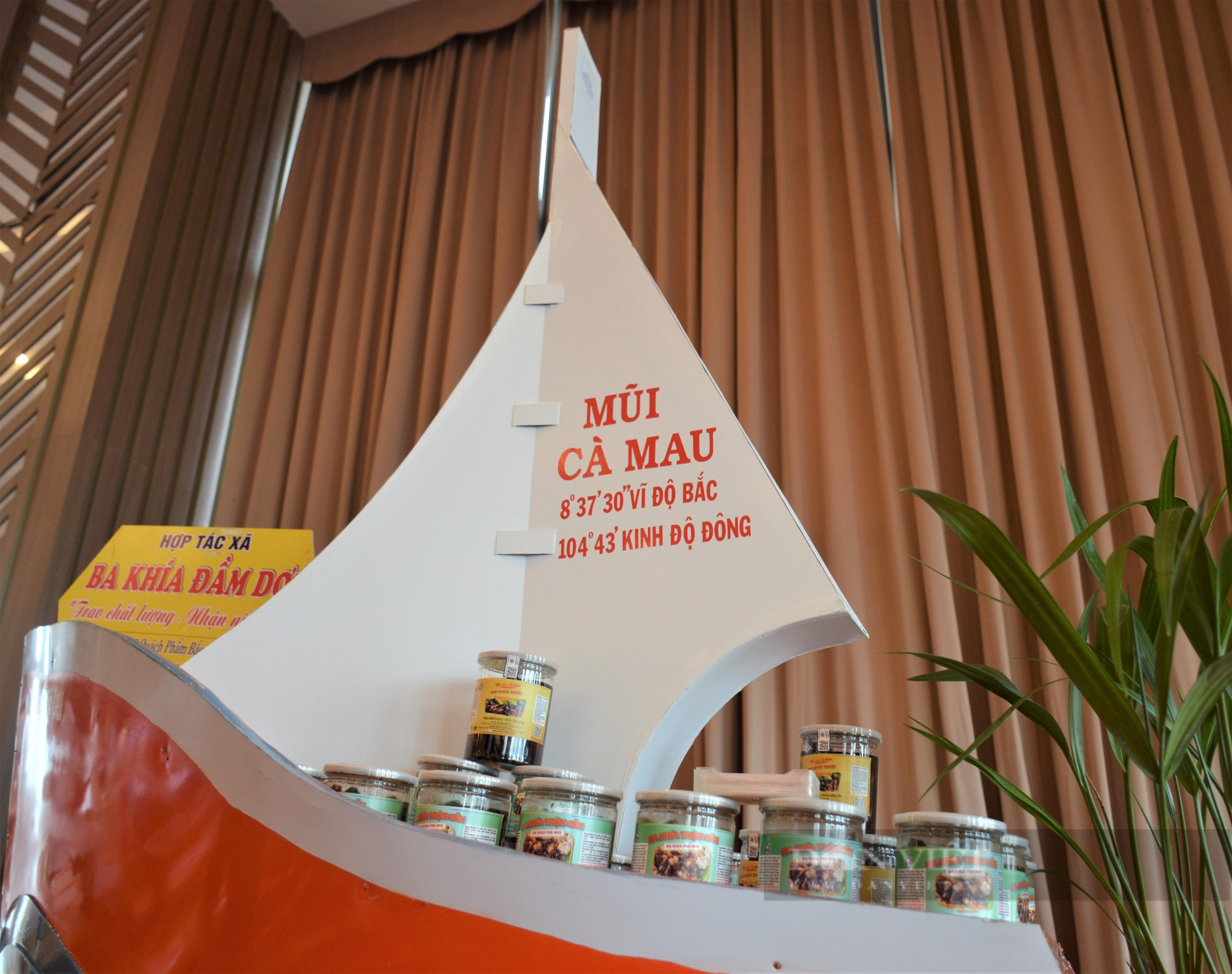 La liệt sản phẩm đặc sản, đặc trưng của tỉnh quy tụ tại ngày hội khởi nghiệp Cà Mau - Ảnh 4.