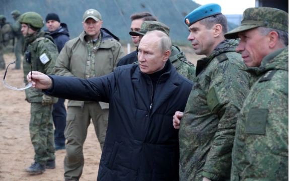 Nga tăng cường sản xuất vũ khí, Ukraine cảnh báo 'trận chiến khốc liệt nhất' sẽ diễn ra ở Kherson