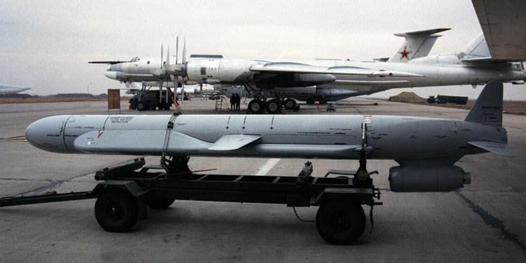 Khoảnh khắc tên lửa hành trình Kh-101 trị giá 13 triệu USD bị đánh chặn tại Kiev? - Ảnh 15.