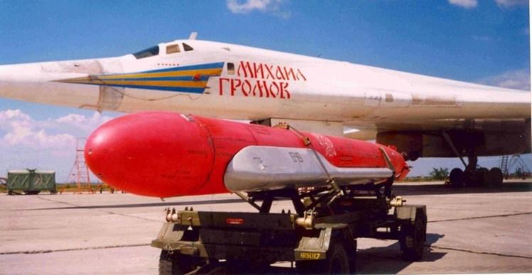 Khoảnh khắc tên lửa hành trình Kh-101 trị giá 13 triệu USD bị đánh chặn tại Kiev? - Ảnh 19.