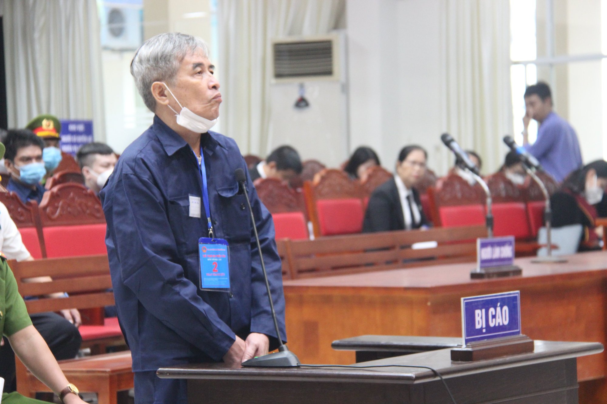 Đại án xăng giả, xăng lậu: Ngô Văn Thụy, &quot;sếp&quot; chống buôn lậu bị cáo buộc nhận hối lộ 830 triệu đồng - Ảnh 3.