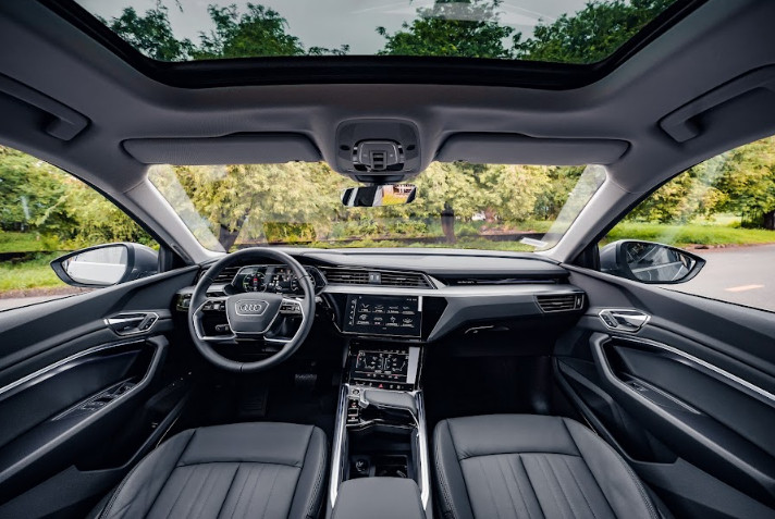 Audi e-tron 2023 ra mắt: SUV điện hạng sang &quot;độc bá&quot; Việt Nam - Ảnh 3.