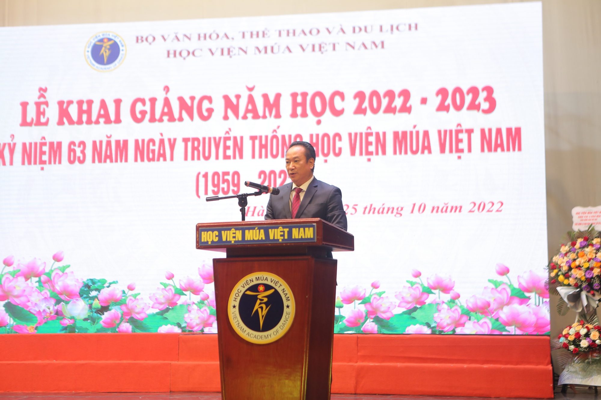 Kỷ niệm 63 năm ngày truyền thống Học viện Múa Việt Nam - Ảnh 2.