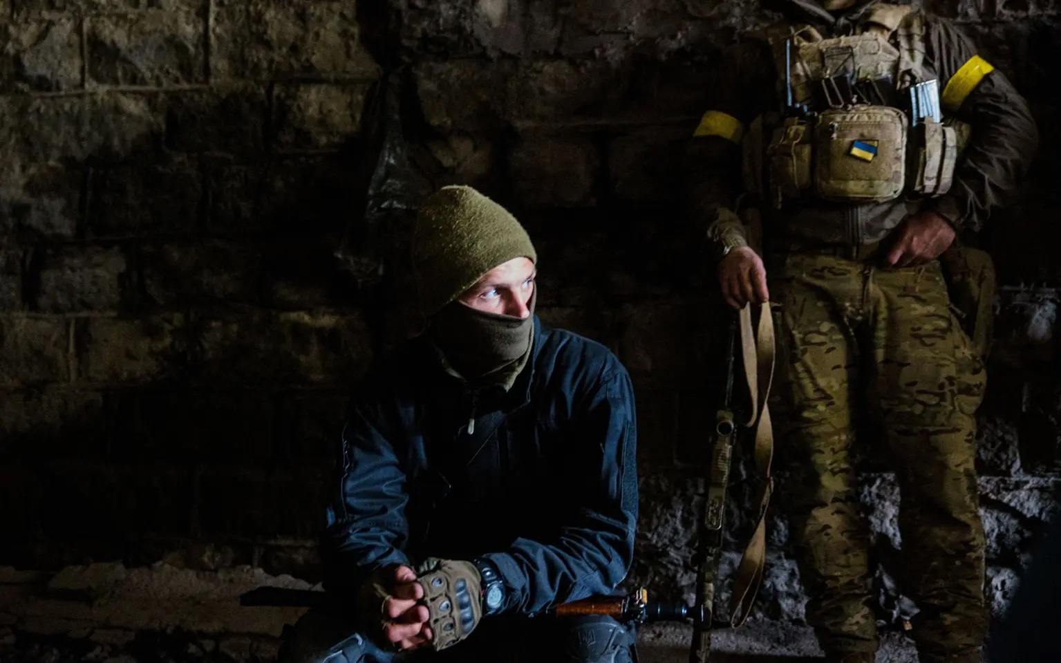 Binh sĩ Ukraine chật vật chống chọi với 'mùa đông địa ngục' trong chiến hào ở Donbass