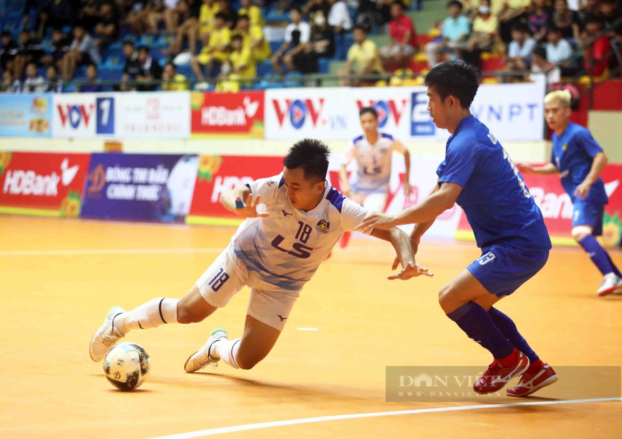 Hoà thất vọng trước Sahako, ngôi vương futsal của Thái Sơn Nam có nguy cơ sụp đổ - Ảnh 1.