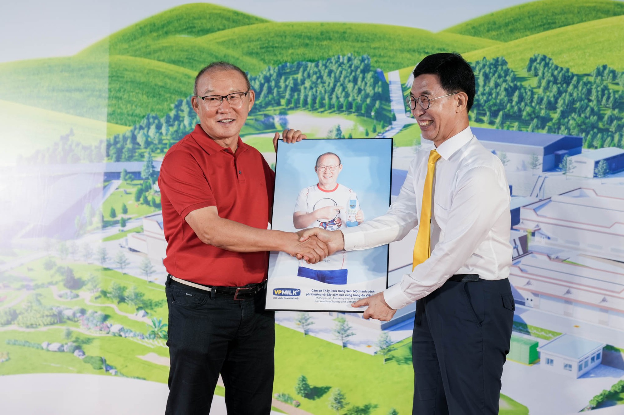 Ông Park Hang Seo dự lễ khánh thành nhà máy công suất 20 triệu lít sữa/năm - Ảnh 3.