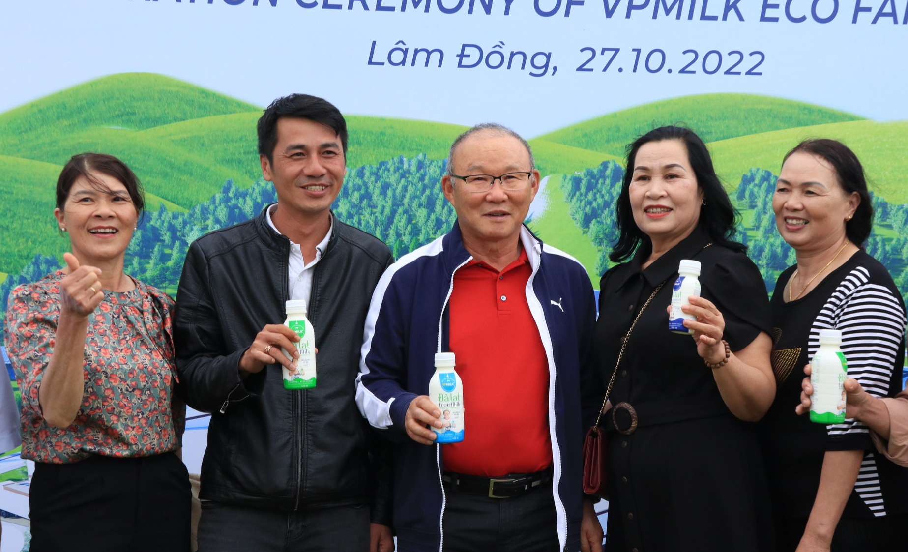 Ông Park Hang Seo dự lễ khánh thành nhà máy công suất 20 triệu lít sữa/năm - Ảnh 2.