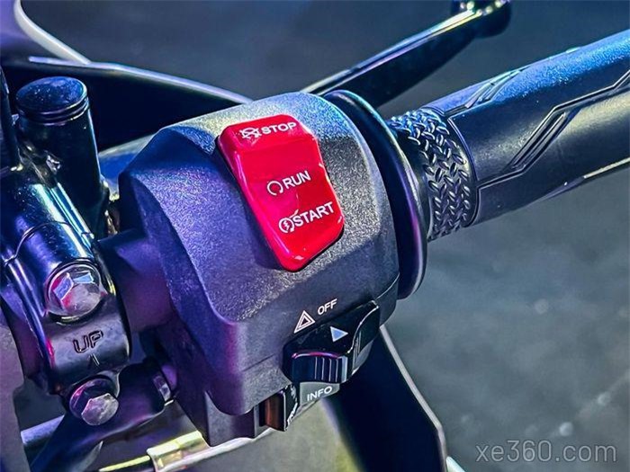 Yamaha YZF-R15M bản giới hạn, giá 87 triệu đồng tại Việt Nam - Ảnh 4.