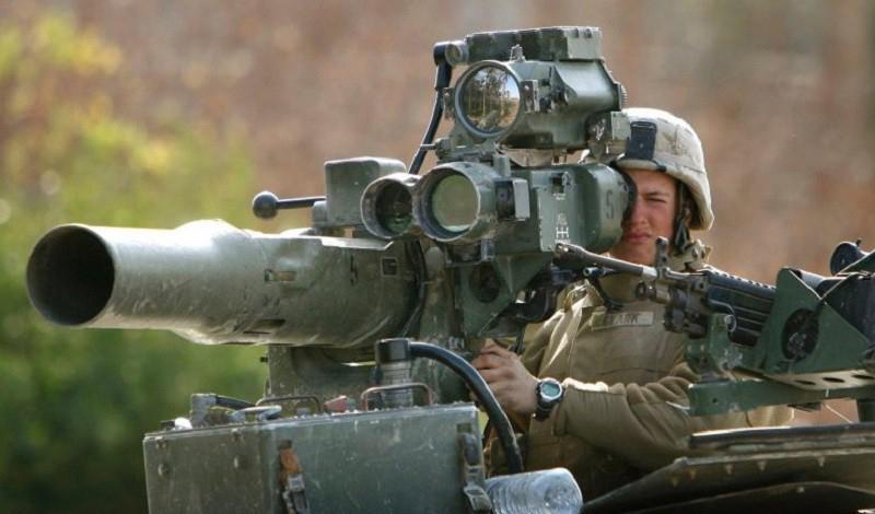 Binh lính Ukraine sử dụng &quot;sát thủ diệt tăng&quot; TOW Mỹ đối đầu tăng thiết giáp Nga tại Kherson - Ảnh 12.