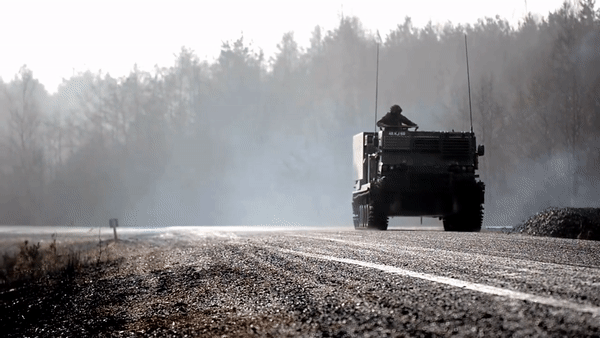 Đức viện trợ pháo phản lực mạnh nhất NATO cho Ukraine - Ảnh 2.