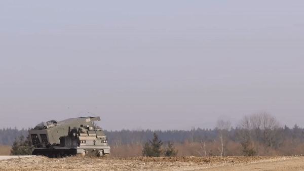 Đức viện trợ pháo phản lực mạnh nhất NATO cho Ukraine - Ảnh 22.