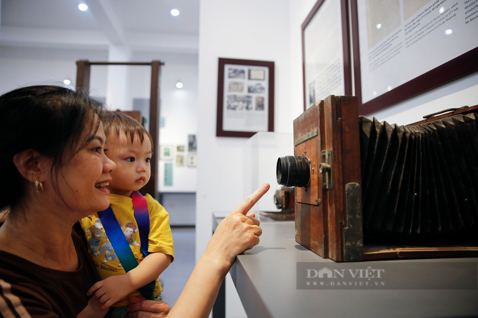 Khám phá bảo tàng nhiếp ảnh đầu tiên tại Hà Nội do dân làng góp tiền xây dựng - Ảnh 7.