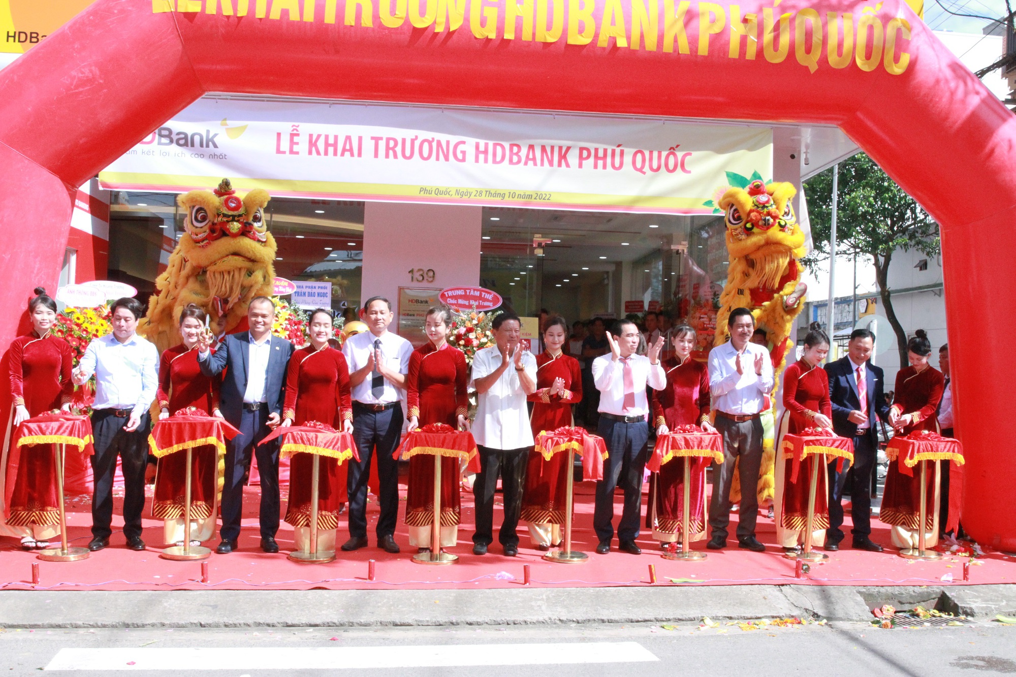 HDBank chính thức khai trương chi nhánh Phú Quốc - Ảnh 1.