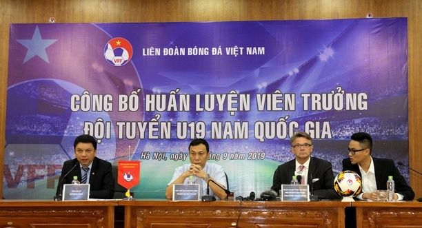&quot;Phù thủy trắng&quot; Troussier nói về khả năng thay HLV Park ở ĐT Việt Nam - Ảnh 2.