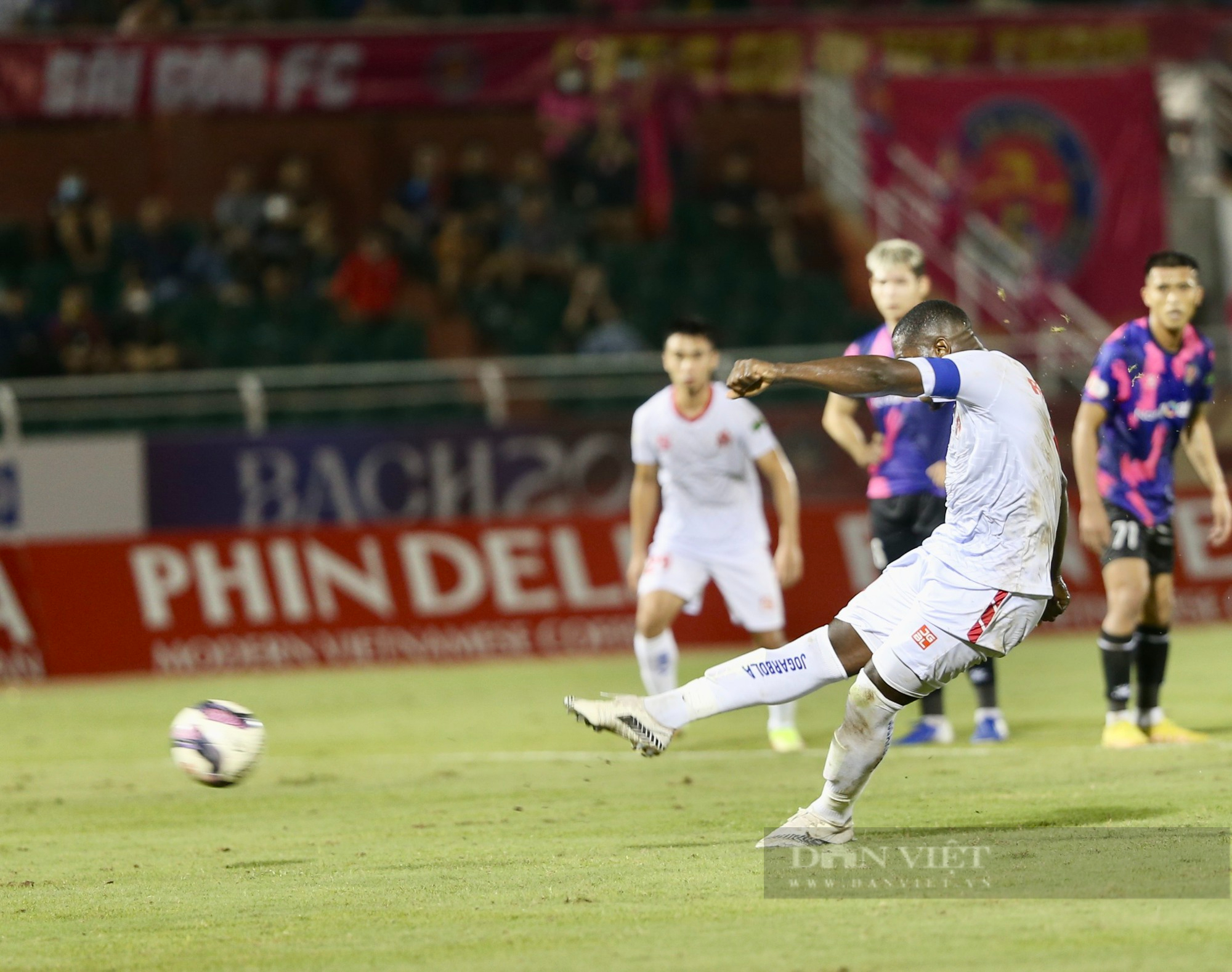 Hạ Sài Gòn FC tại Thống Nhất, Hải Phòng tạm chiếm ngôi đầu - Ảnh 7.