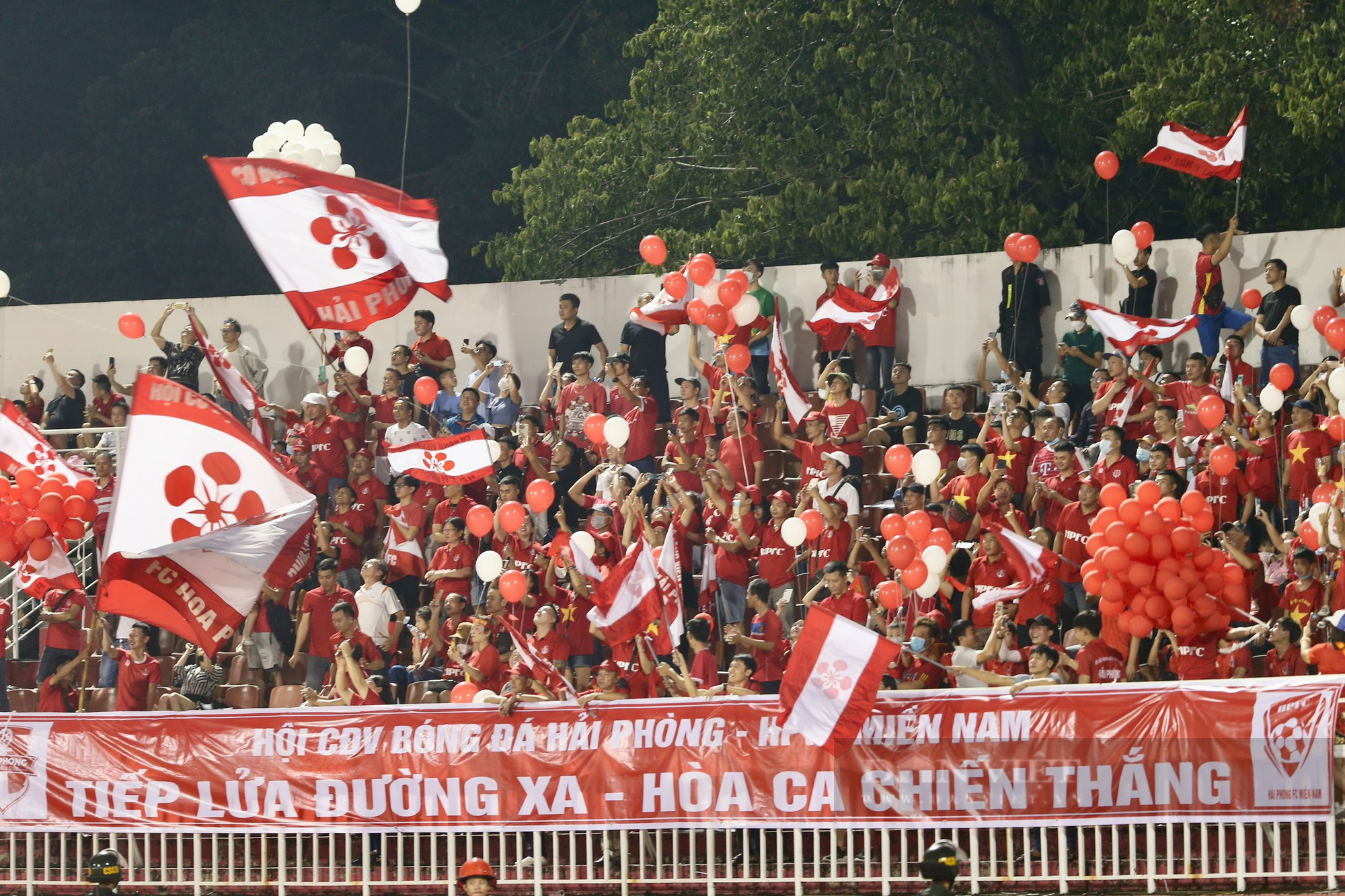 Hạ Sài Gòn FC tại Thống Nhất, Hải Phòng tạm chiếm ngôi đầu - Ảnh 2.