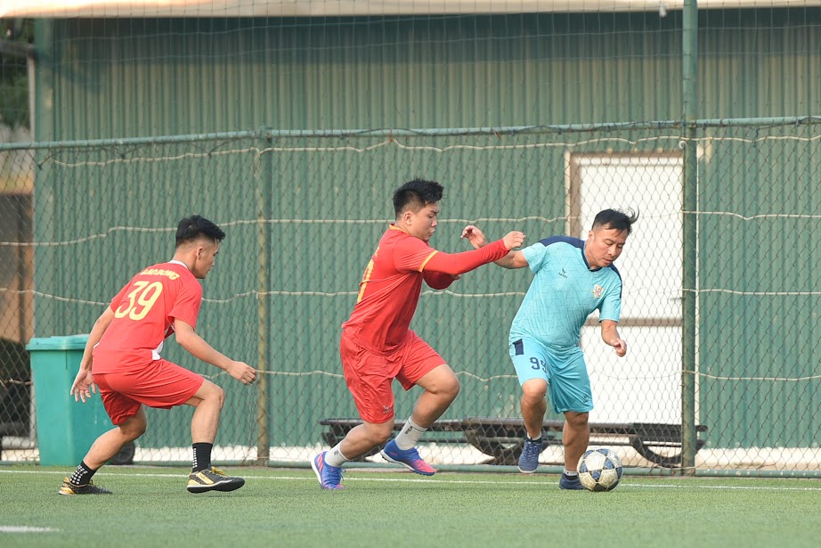 Giải bóng đá NTNN/Dân Việt Cúp Mùa Thu 2022: Xác định 4 cặp tứ kết - Ảnh 1.