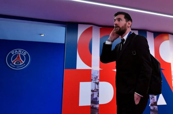 Rời PSG, Messi sẽ gia nhập đội bóng toàn sao ở Ngoại hạng Anh? - Ảnh 1.